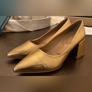 Aerosoles Leather Pumps